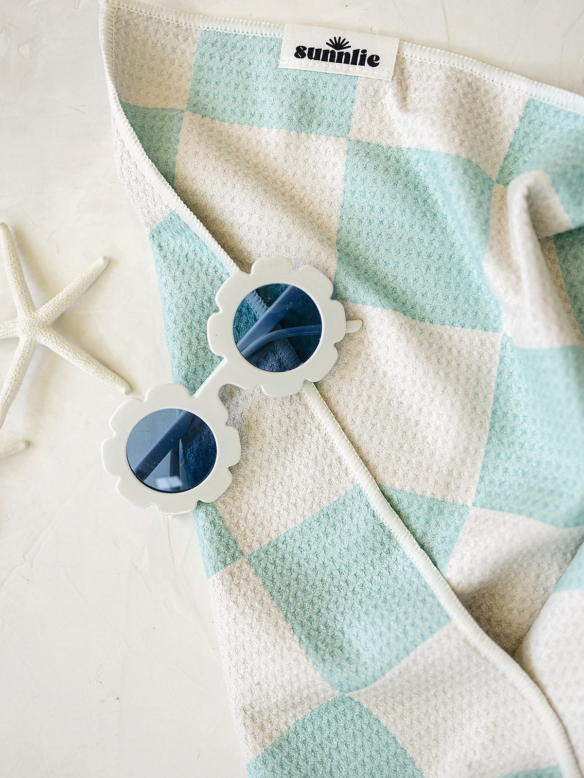 Mint Condition Sunnlie Towel